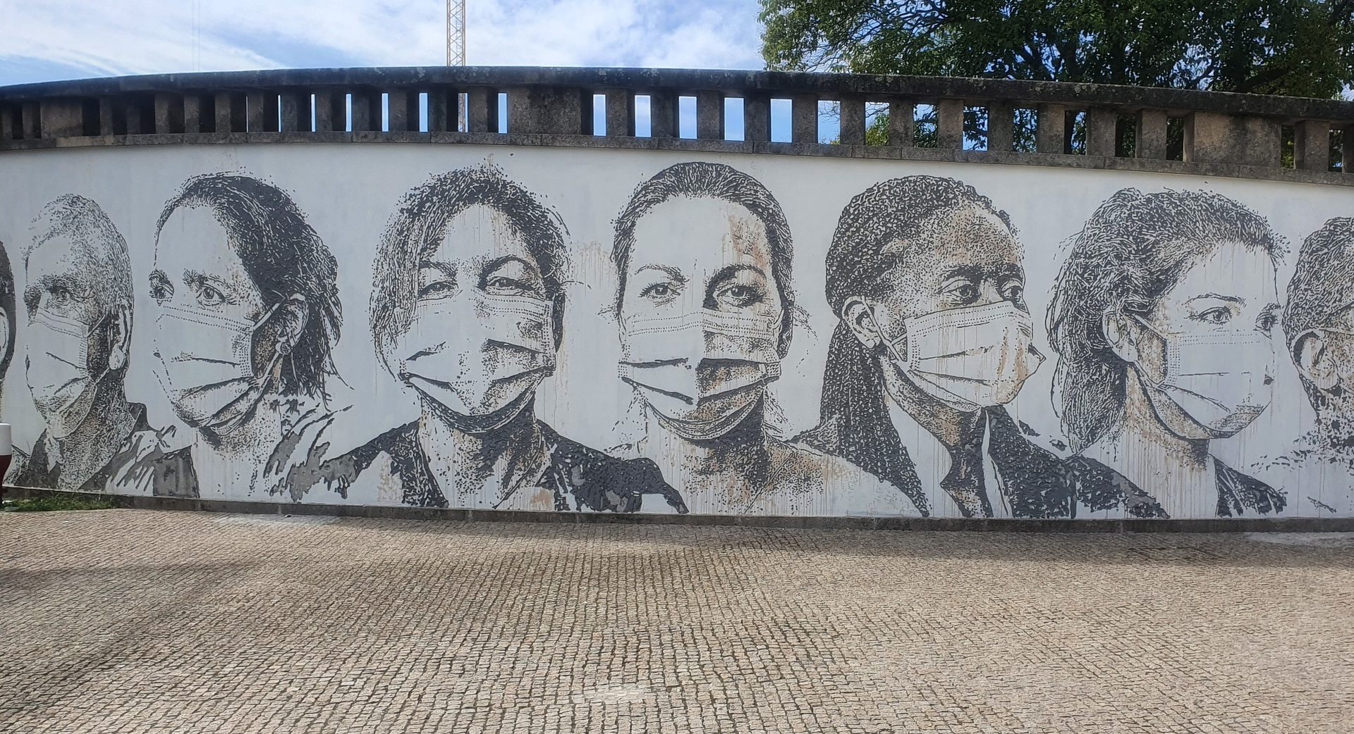 Normal heroes against Coronavirus, Porto (by Antonio Santos) - 02.jpg